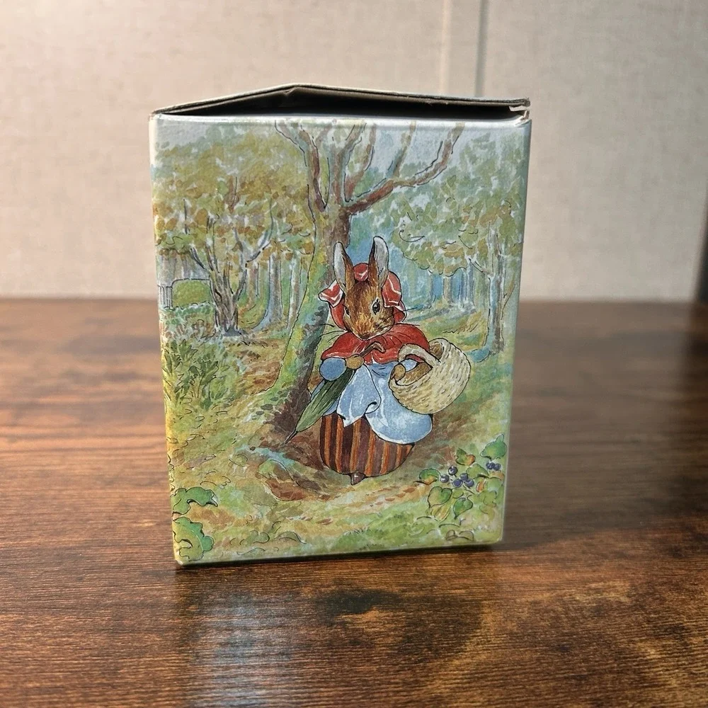 VTG Peter Rabbit New in the Box Vinyl Bib Two-Handled Plastic Sippy Cup Set Eden